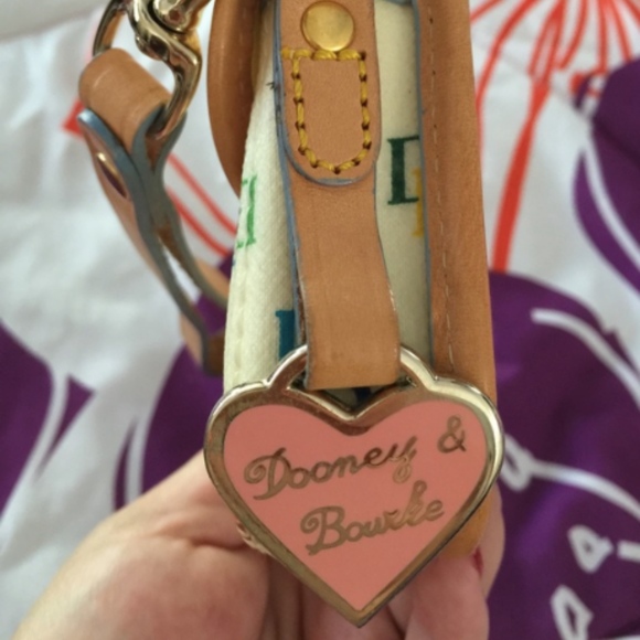 Dooney & Bourke mini Clutch wallet - Picture 3 of 3